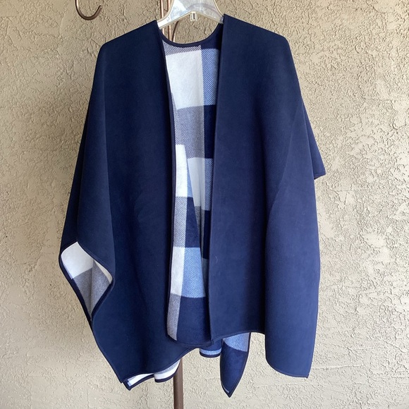 Woolrich Reversible Fleece Blanket Wrap Poncho - Picture 5 of 5